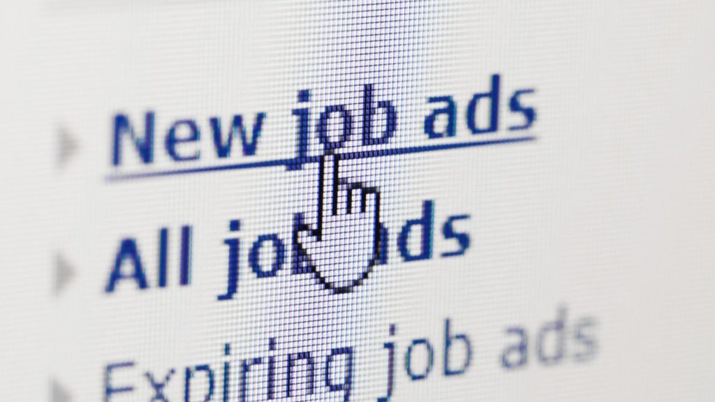 Cursor clicking on a link to new job ads on a jobs website.